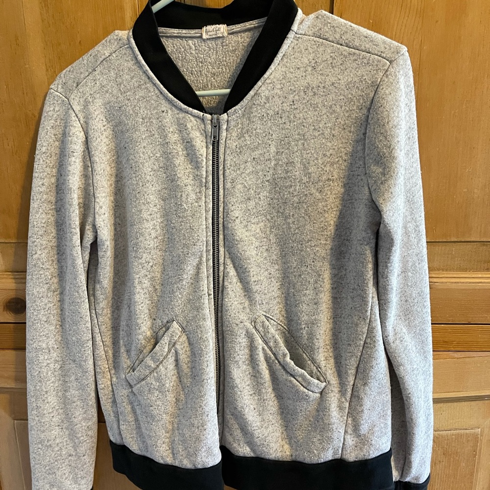 BRANDY MELVILLE GRAY BASEBALL JACKET